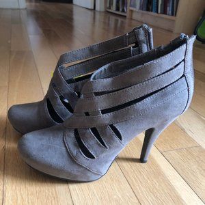 Apostrophe "Choppy" Bootie NWT